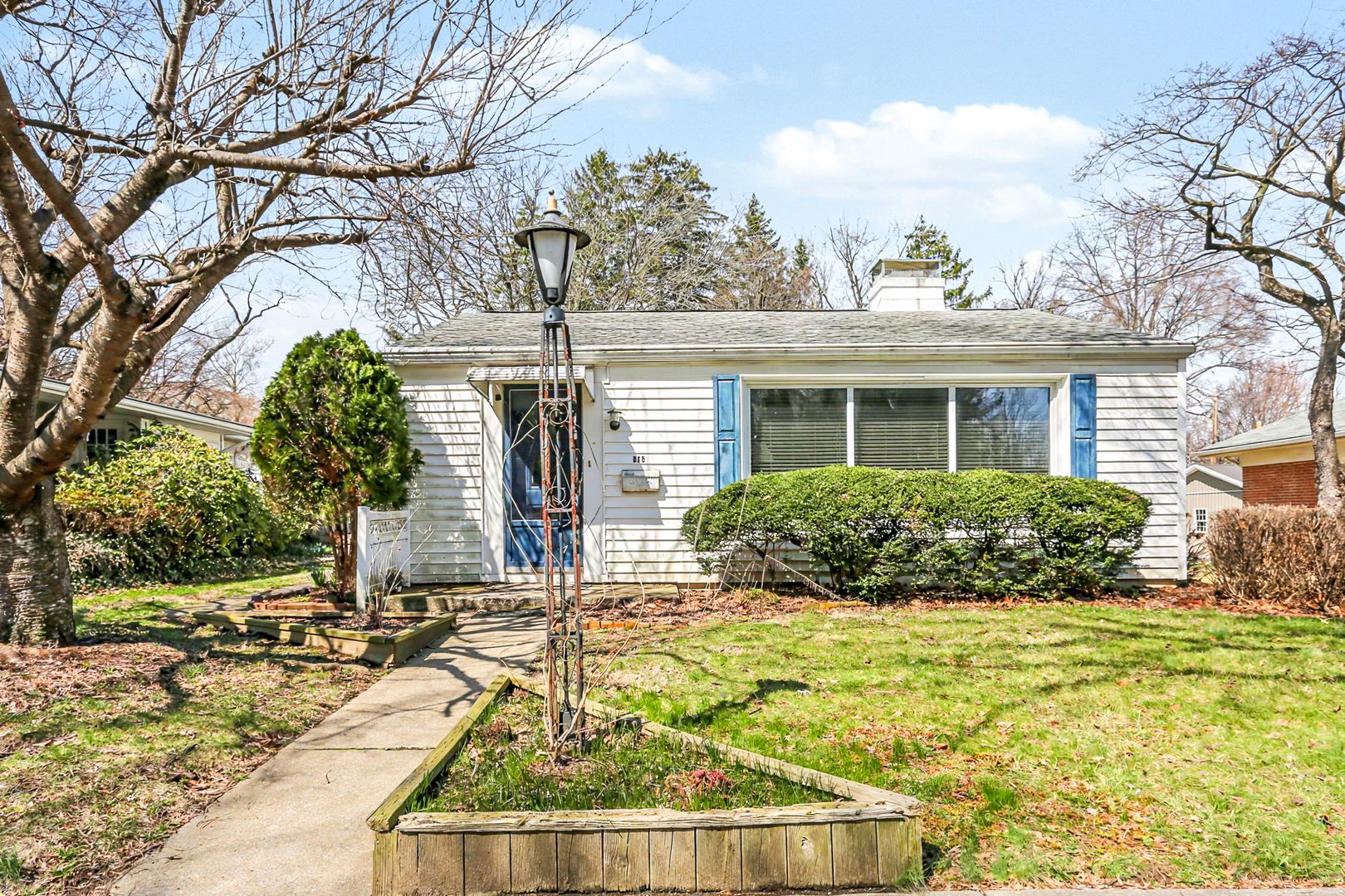 New Cumberland House: 815 3rd St