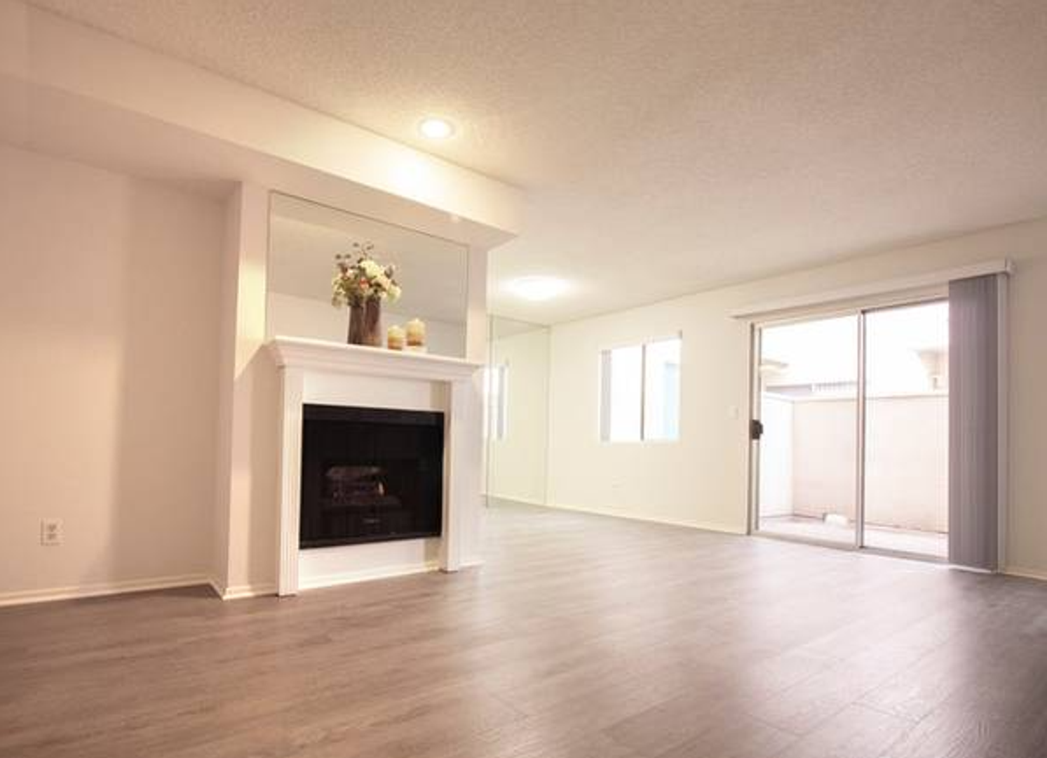 West Toluca Lake Apartment: 10934 Huston Street