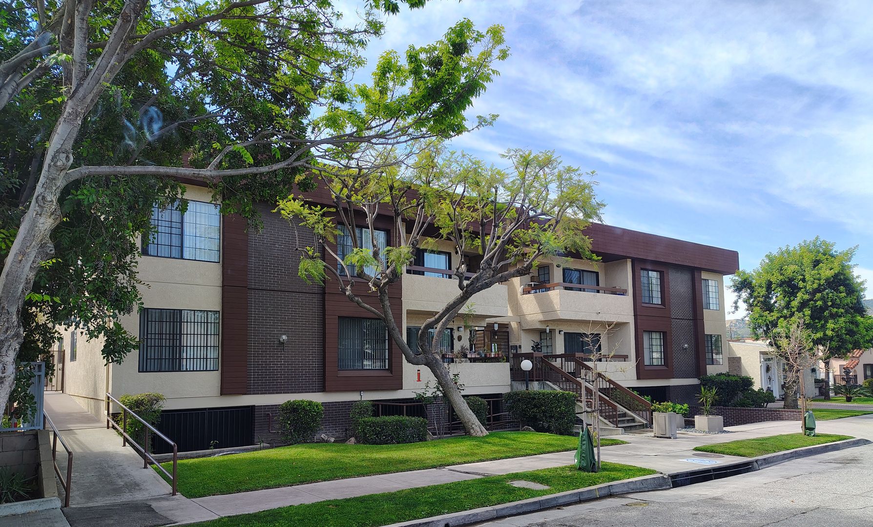 Glendale Apartment: 320 W. Maple St.