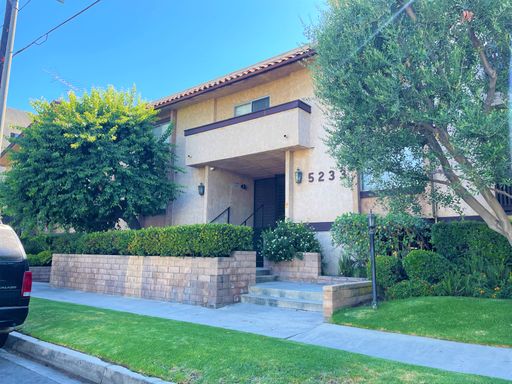 Large 1 Bed /1 bath Unit - Valley Village