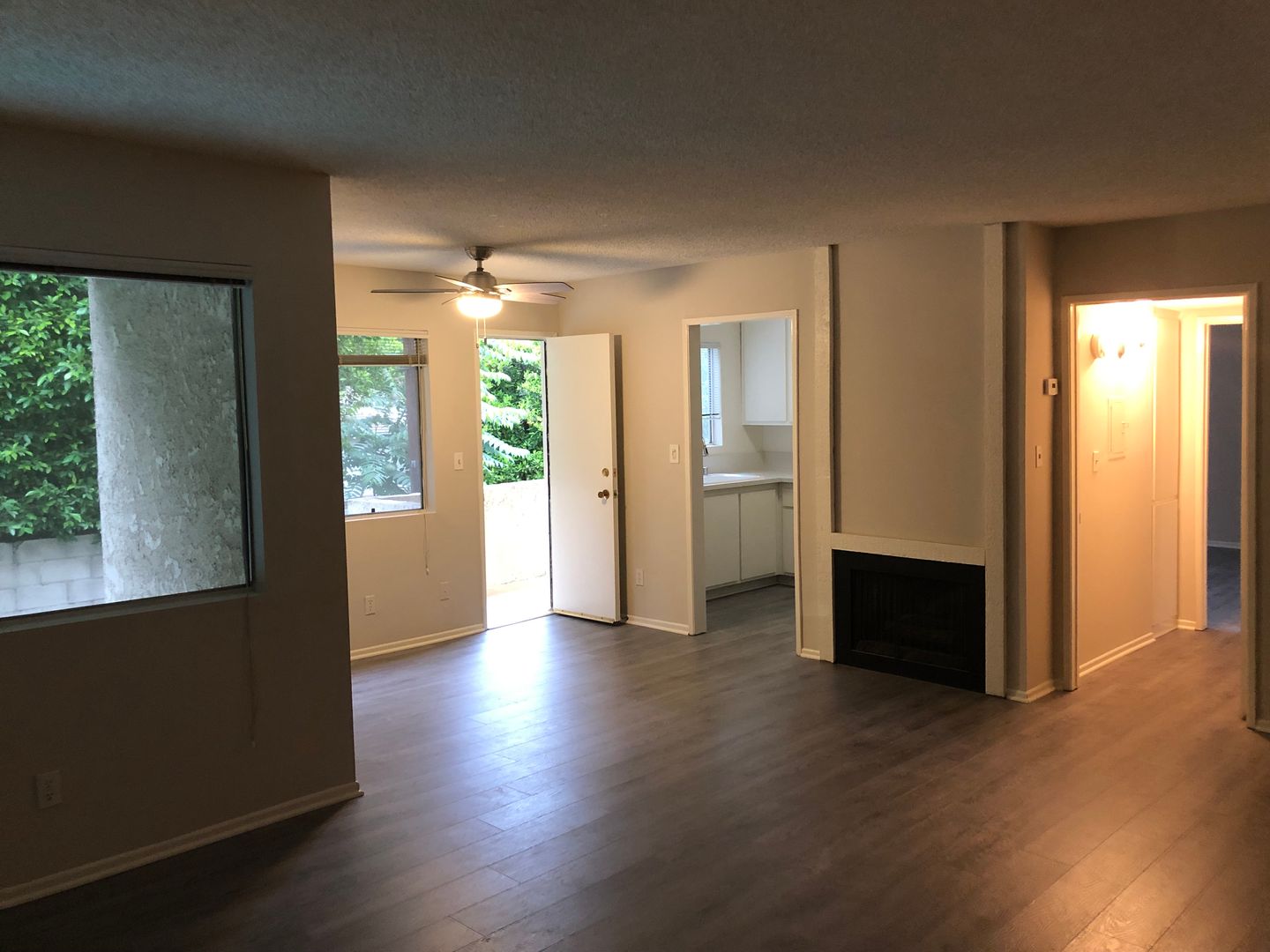 Sherman Oaks Apartment: 4747 Kester Ave