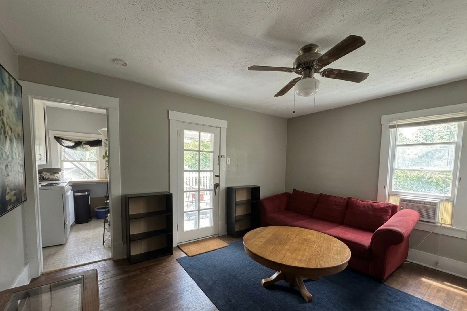 Manhattan House: 1641 Fairchild Ave. #2
