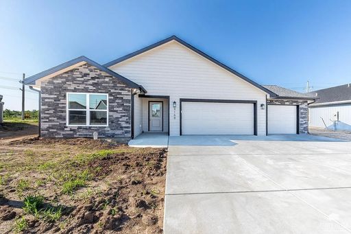 9168 Grammar Ct , Manhattan, KS 66502