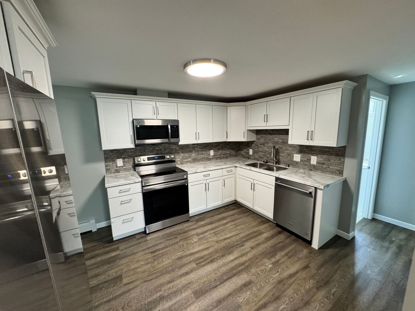 Manhattan House: 413 Moro St. Apt #2