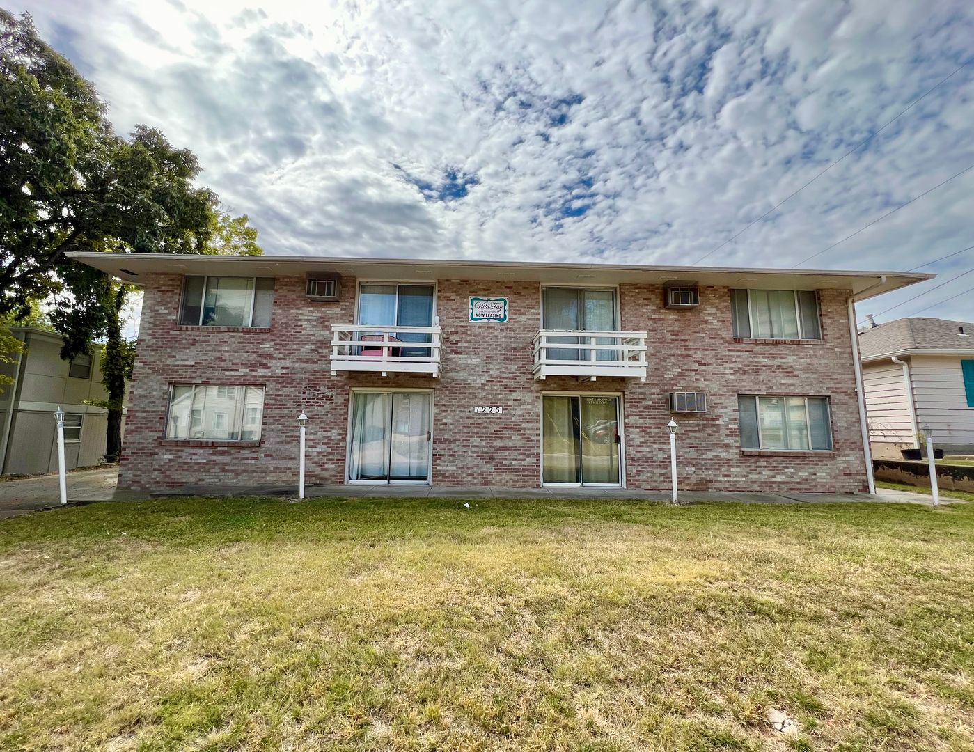 Spacious 1 Bdr Apt Across from KSU - Preleasing for 26/27 School Year!