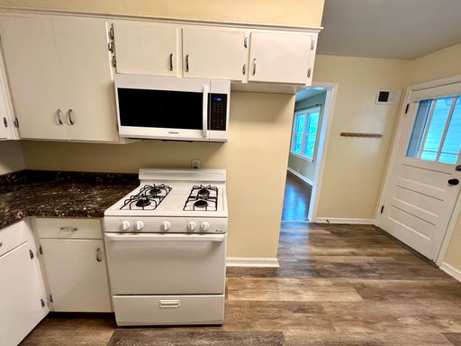 Listing photo thumbnail