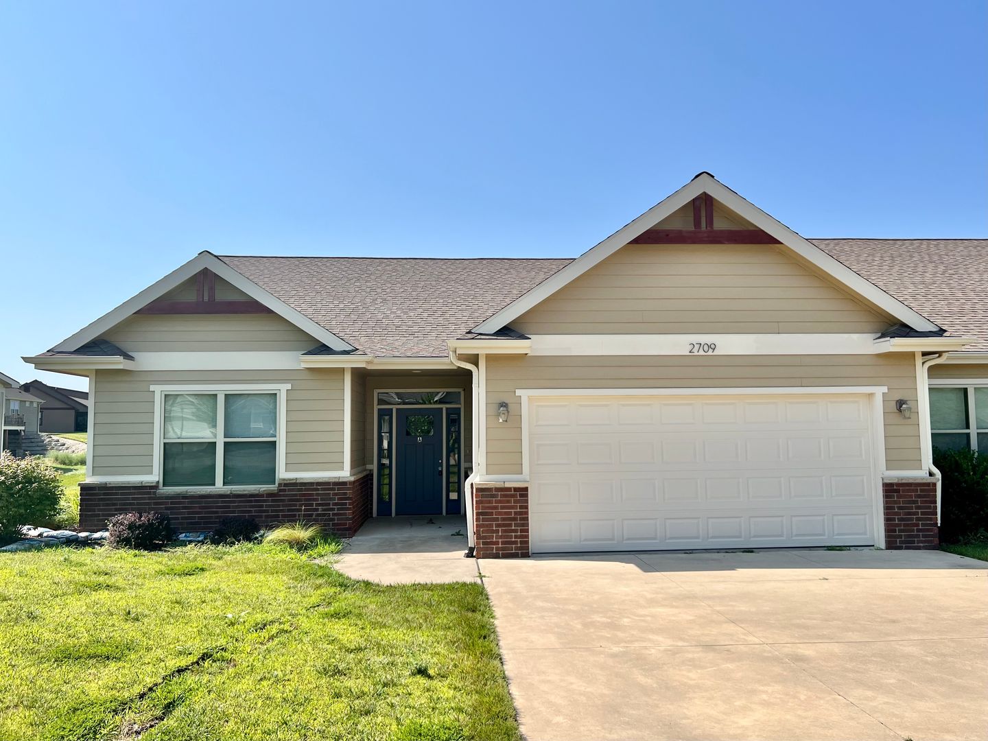 Manhattan House: 2709 Tobacco Rd, Unit A