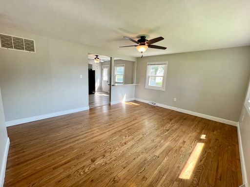 Listing photo thumbnail