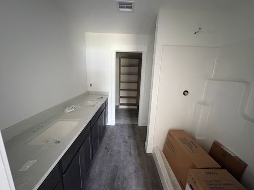 Listing photo thumbnail