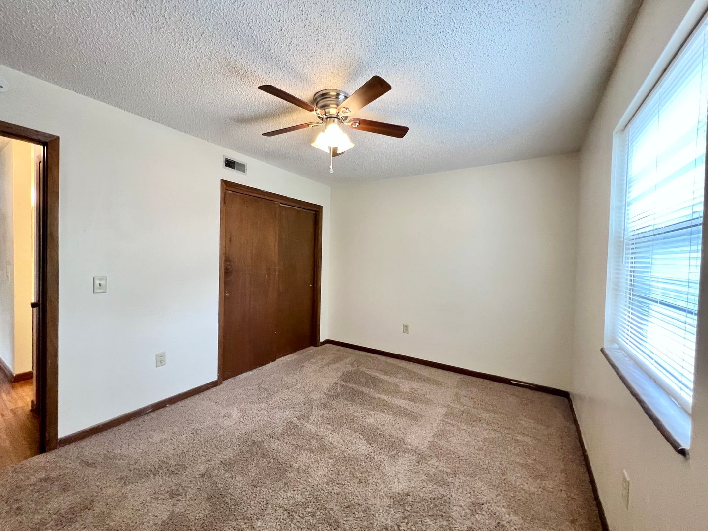 Manhattan House: 1113 Bertrand Street #10