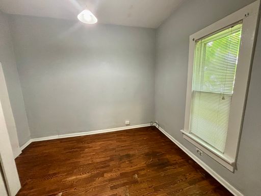 Listing photo thumbnail