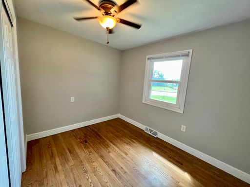 Listing photo thumbnail