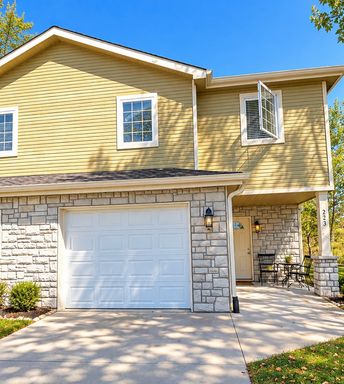 Welcome to Your Spacious New Home in the Heart of St. George!