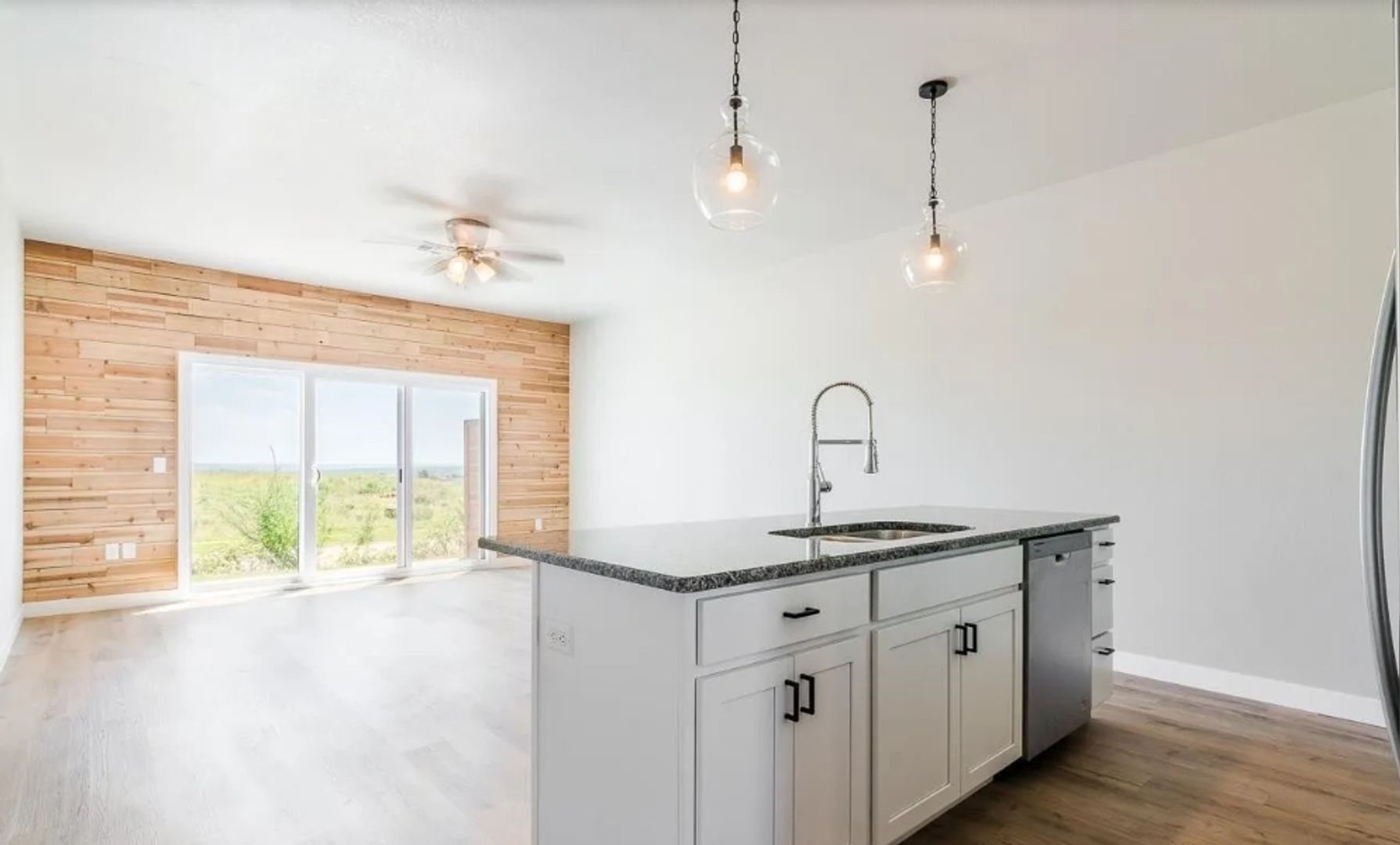 Manhattan House: 5803 Goheen Dr.