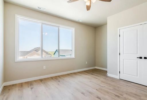 Listing photo thumbnail