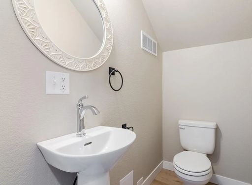 Listing photo thumbnail