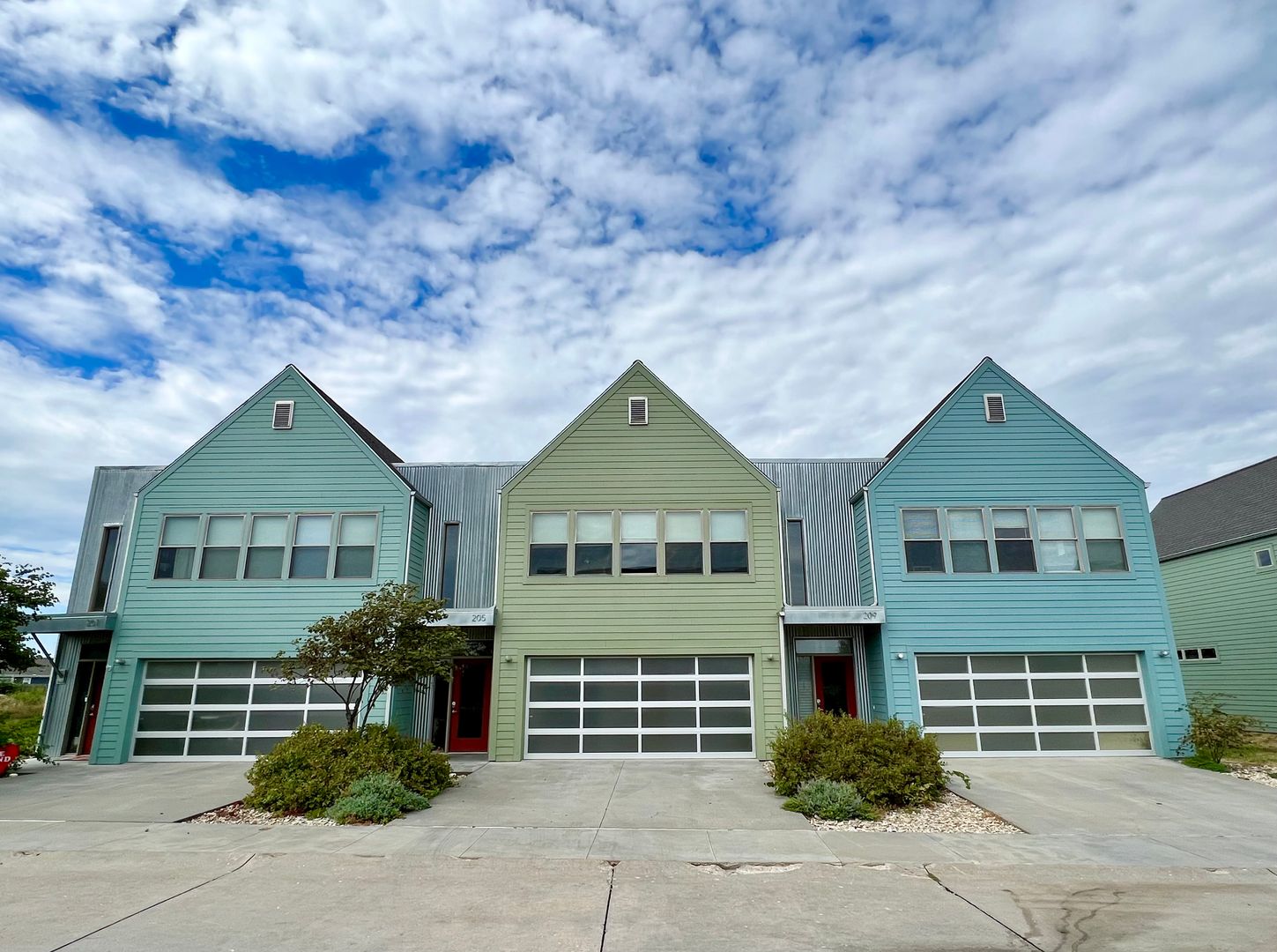 Manhattan Townhome: 225 Silo Place