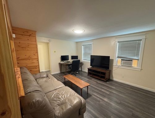 Listing photo thumbnail
