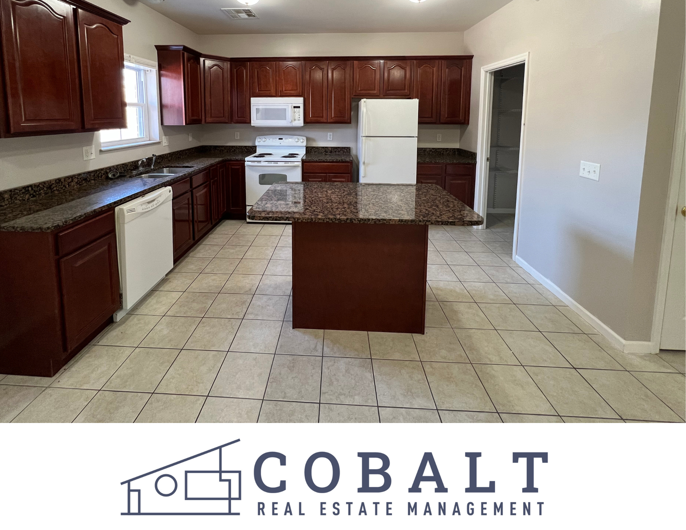 Manhattan House: 1210 Bertrand Street, #9