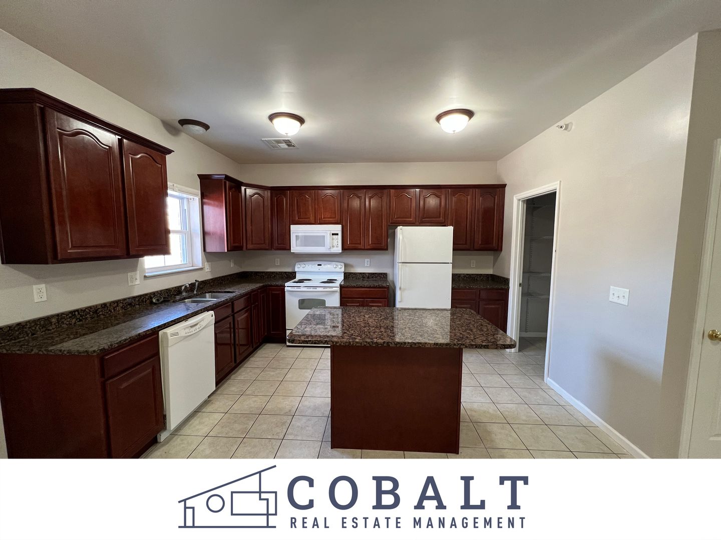 Manhattan House: 1119 Ratone Street, #12