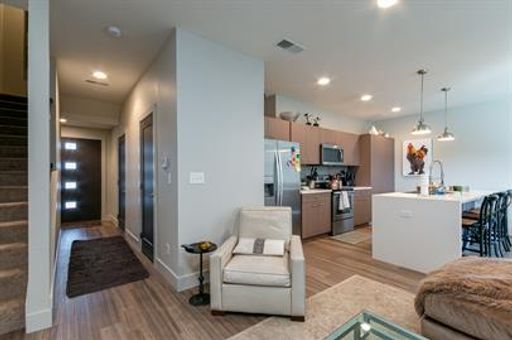 Listing photo thumbnail