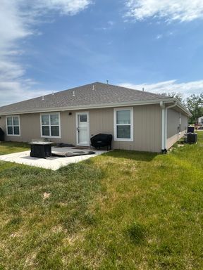 Listing photo thumbnail