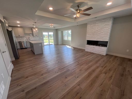 Listing photo thumbnail