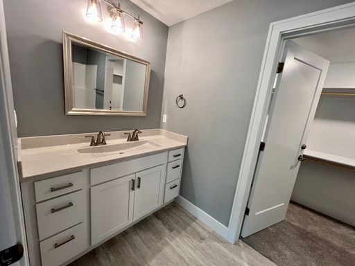 Listing photo thumbnail