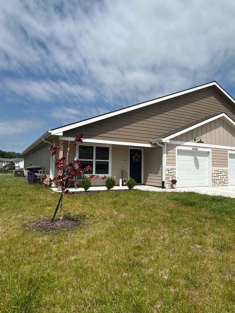Manhattan House: 4654 Pierce Dr.