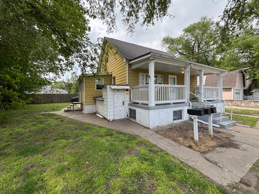 Listing photo thumbnail