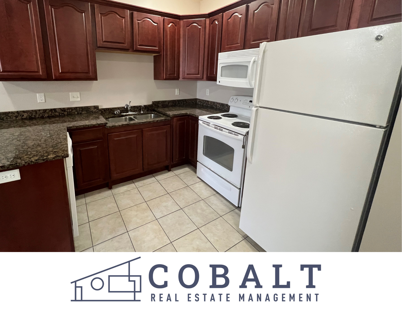 Manhattan House: 1126 Bertrand Street, #1