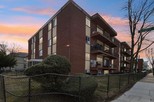 Commuter's Dream! Discover our 2 bedroom apartments at Norfolk Street!