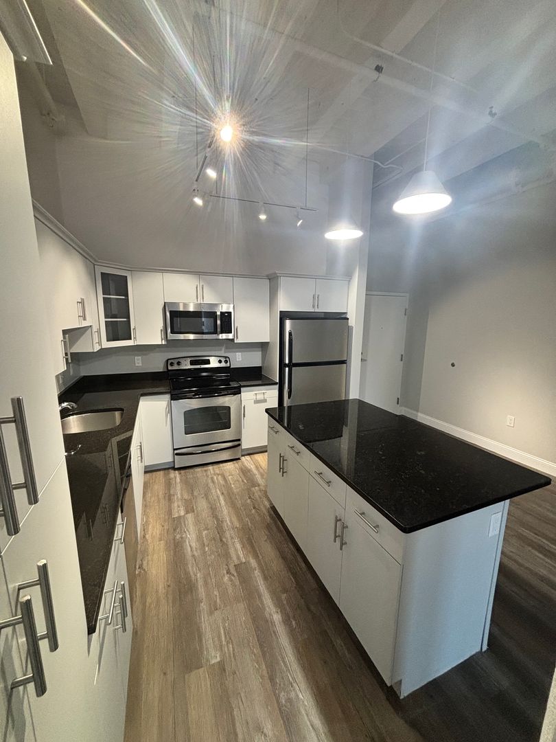 Lynn Apartment: 24 Mount Vernon Street