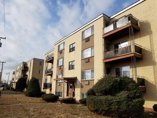 Private & Cozy 2-bedroom apartment at Thorn Street!