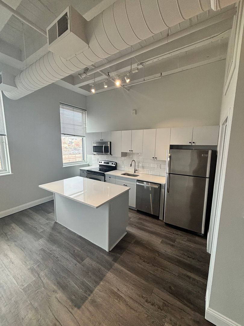 Lynn Apartment: 24 Mount Vernon Street