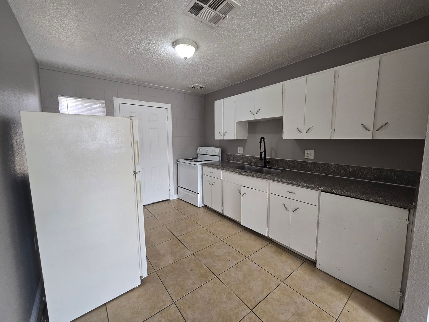 North Las Vegas Apartment: 2539 N Carroll St