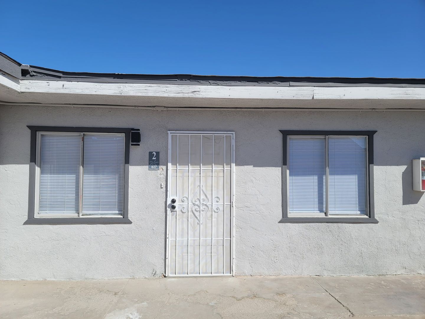 Henderson Apartment: 1637 Palm St