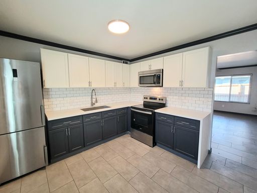 Downtown Las Vegas – 2 Bedroom, 1 Bathroom Apartment Las Vegas, NV – photo 1