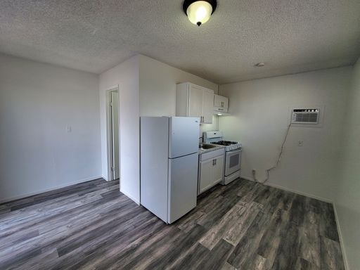 Coming Soon - Receive One Month Free ($775) on your third month of lease. – photo 1
