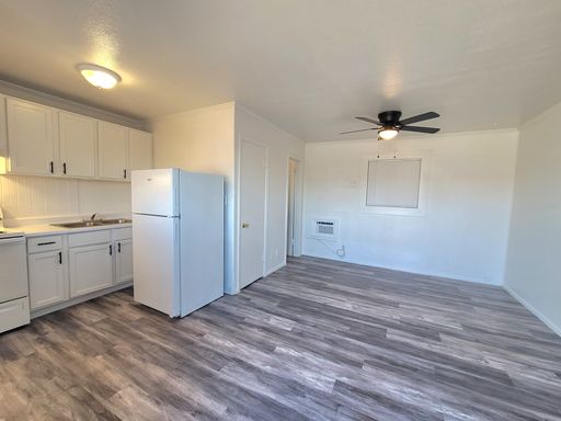 Coming Soon Studio W/ All Utilities included - Receive One Month Free on your third month of lease. – photo 1