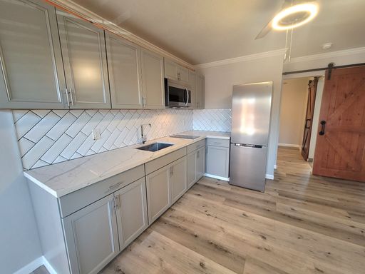Modern Downtown Living at 2019 Fremont Apartments – photo 1