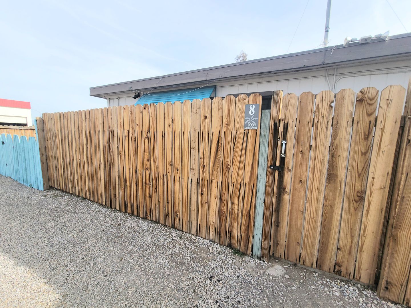 Henderson Apartment: 108 E. Coogan Dr.