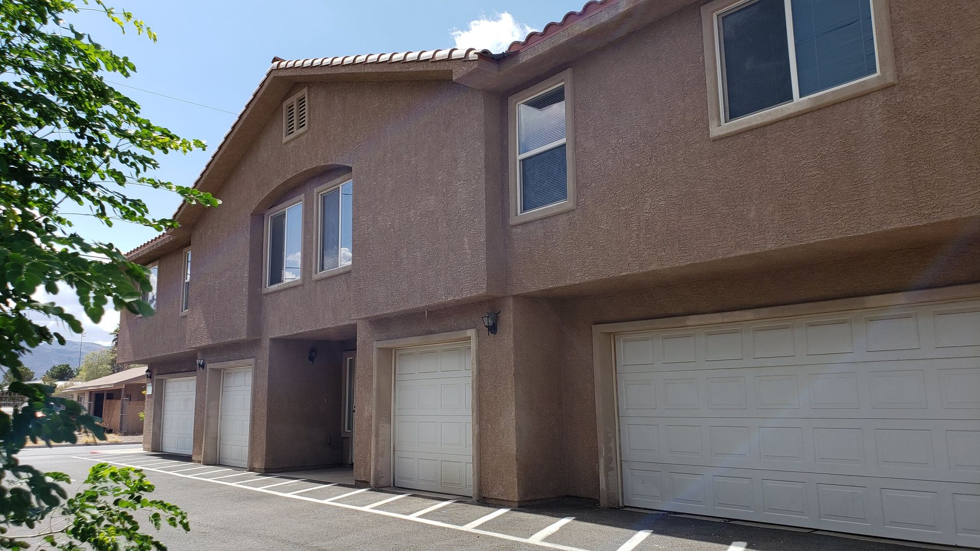 Henderson Apartment: 448 Hunter Dr