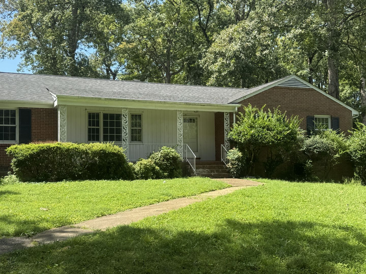 North Chesterfield House: 5048 Grassmere Rd
