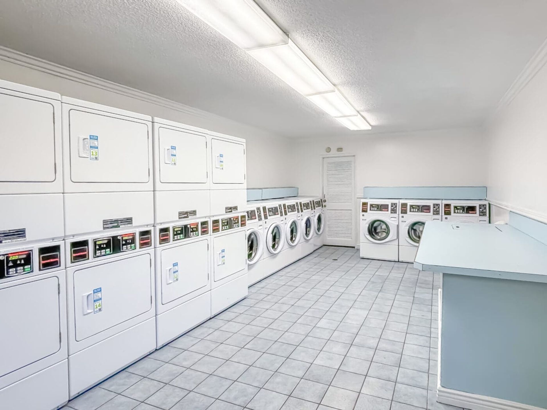 Laundry room at Casa de Helix Apartments (1 of 2)