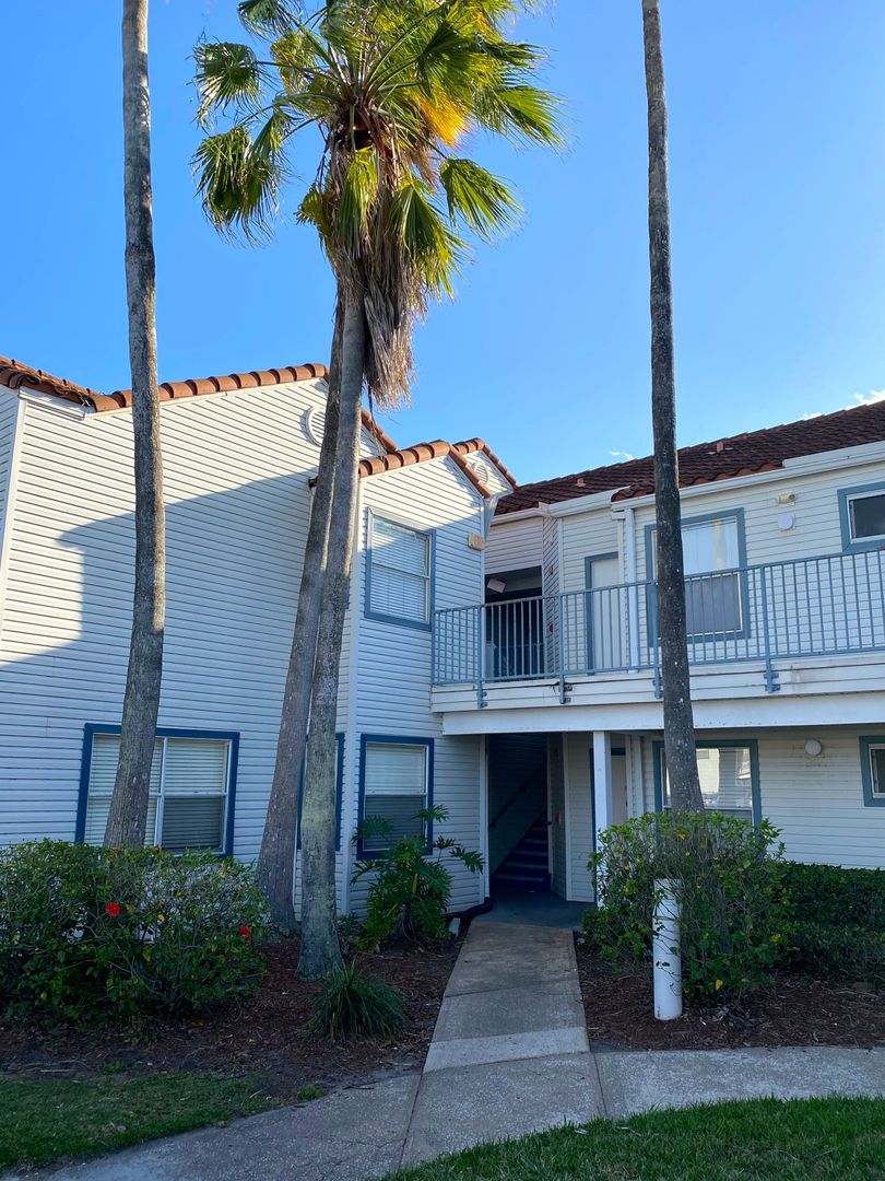 Orlando Condo: 2516 Woodgate Bvld #203