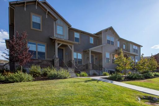 3 Bedroom/ 2.5 Bathroom | FURNISHED | Internet Included | Dog Considered