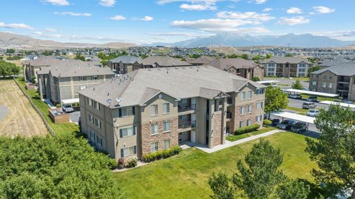 Updated Eagle Mountain Condo
