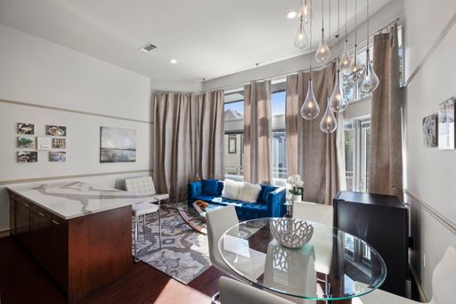 3311 Yupon Street - Tremont Tower, Unit 317 – photo 1