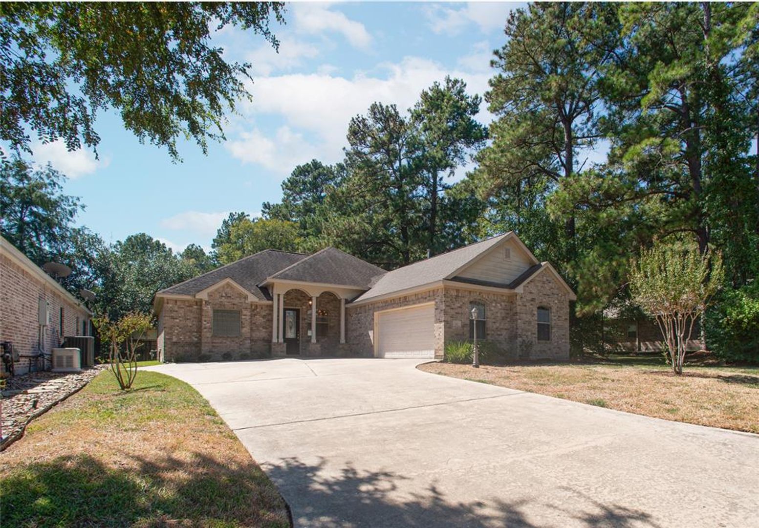 Montgomery House: 93 Wick Willow Rd